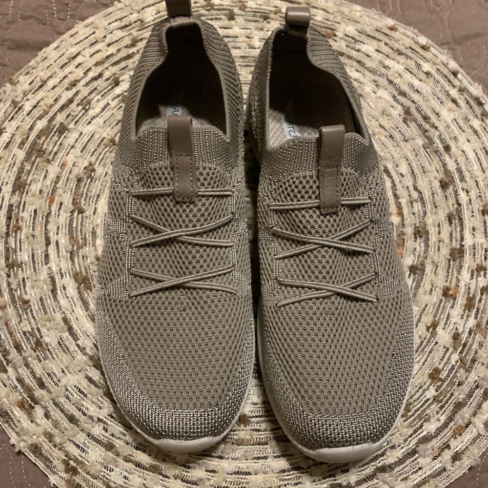 SKECHERS WOMENS ARCH FIT FLEX SLIP ON SNEAKER - TAUPE